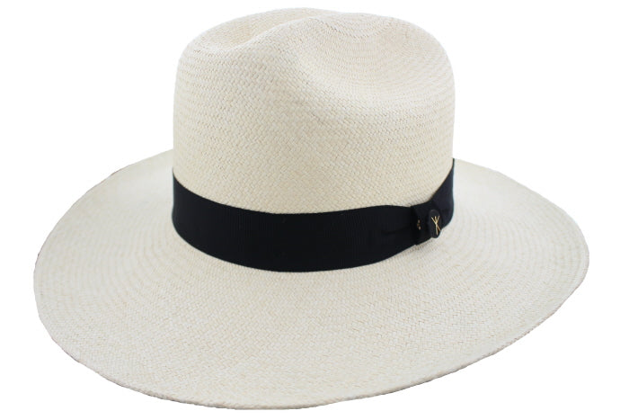 テンガロン砲Laredo (Ten gallon Guns Laredo)